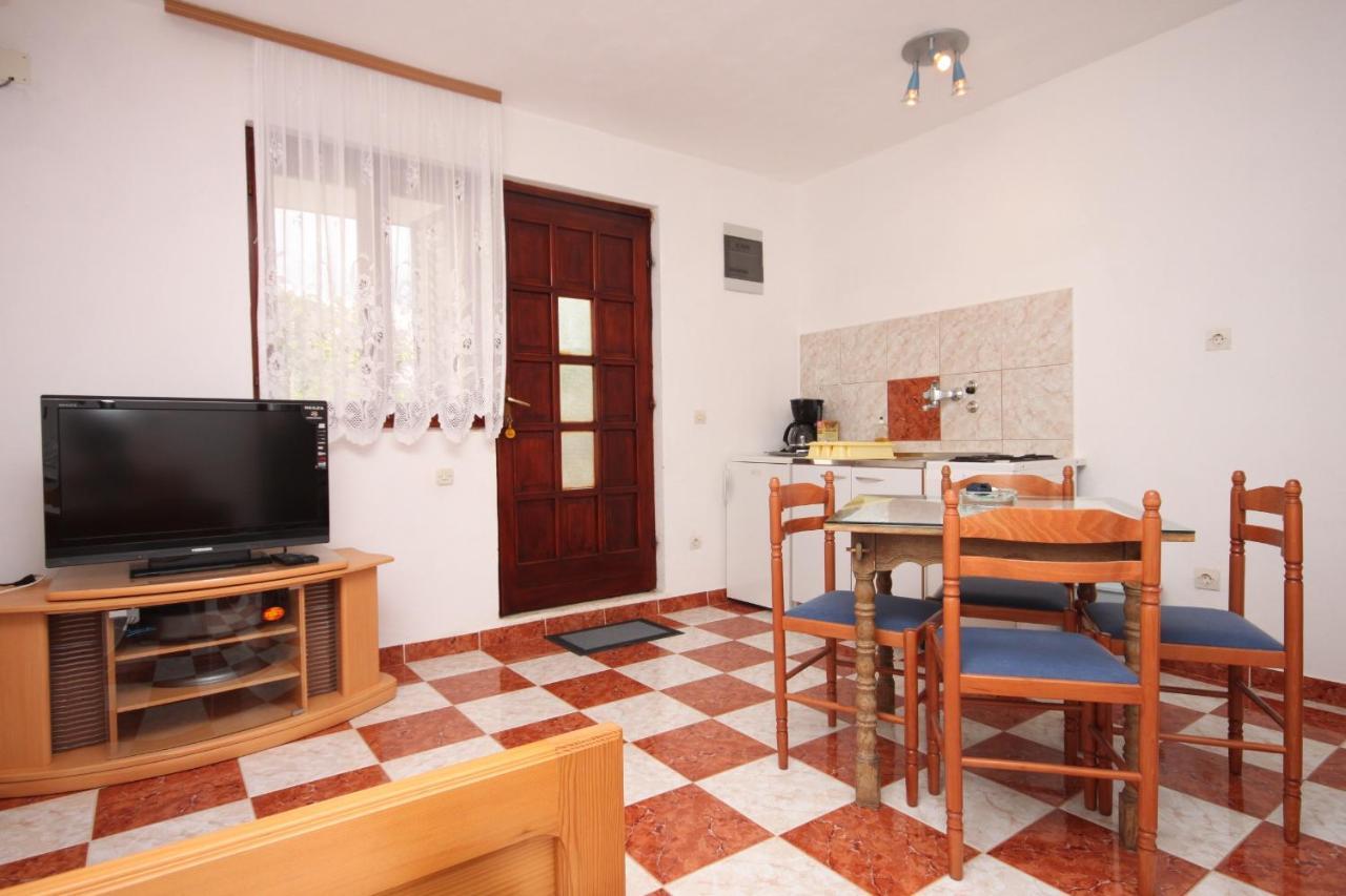 Apartments With A Parking Space Starigrad, Paklenica - 6618 Εξωτερικό φωτογραφία