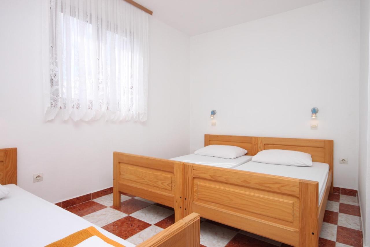 Apartments With A Parking Space Starigrad, Paklenica - 6618 Εξωτερικό φωτογραφία